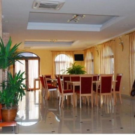 Casa Optima Hotel Nagyvárad Kültér fotó