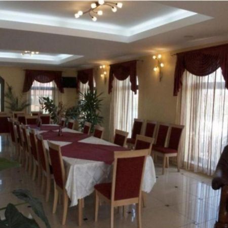 Casa Optima Hotel Nagyvárad Kültér fotó