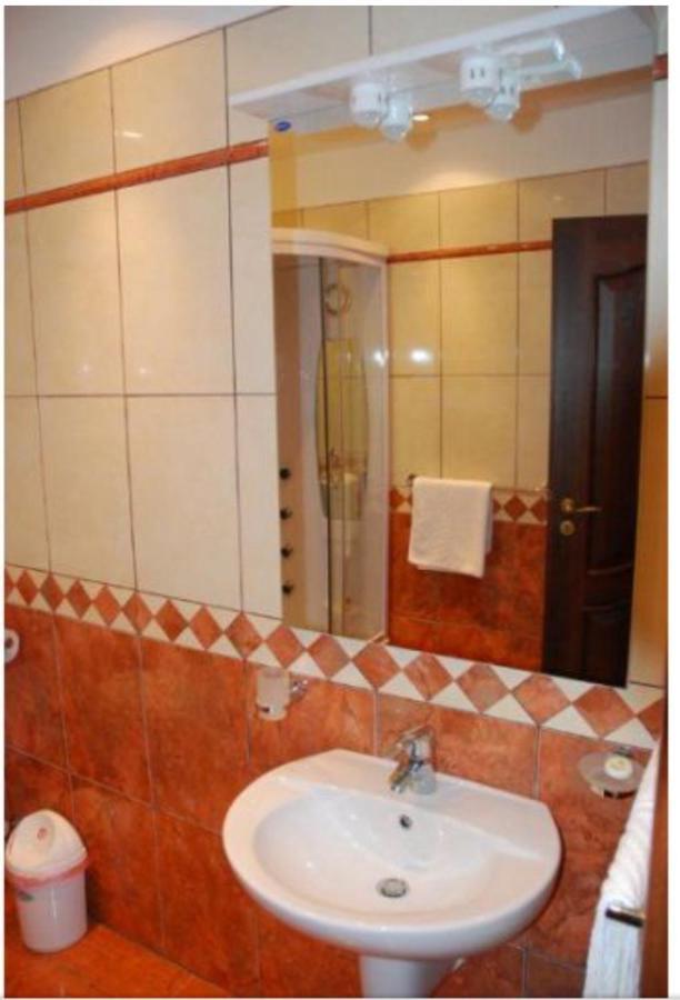 Casa Optima Hotel Nagyvárad Kültér fotó