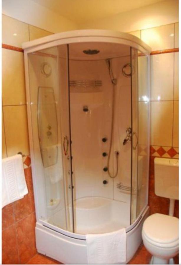 Casa Optima Hotel Nagyvárad Kültér fotó