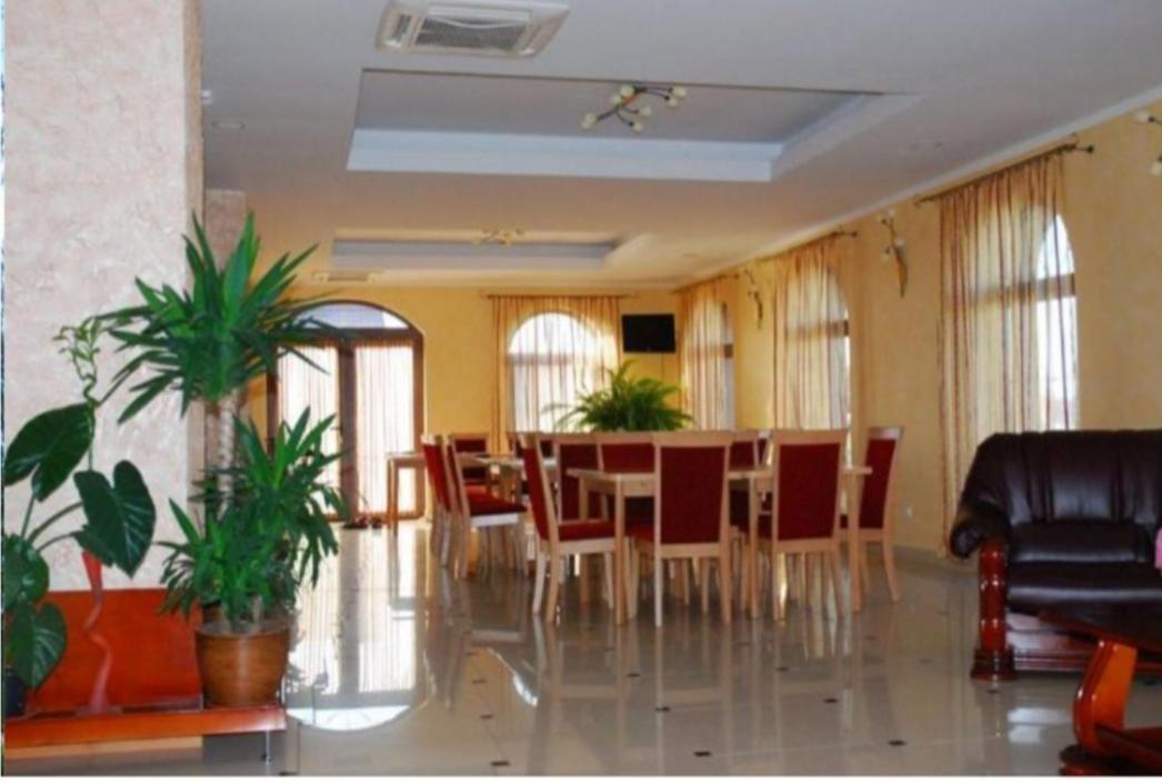Casa Optima Hotel Nagyvárad Kültér fotó
